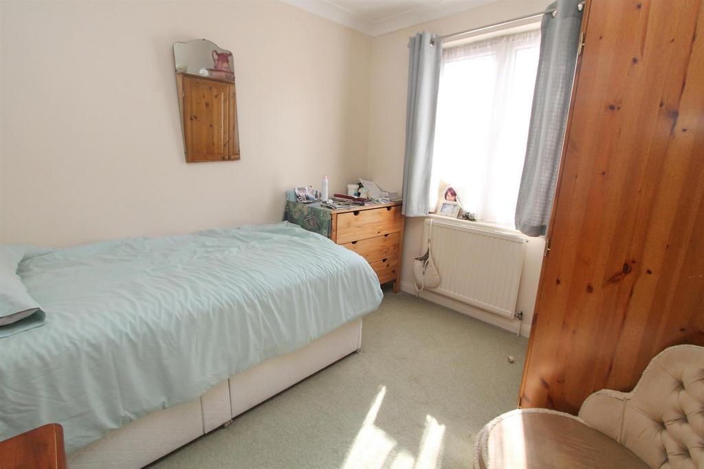 Bed 2.jpg
