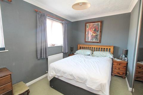 24 Claydon Drive, Croydon, CR0 4QX
