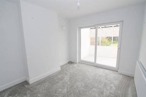 17 Leechcroft Road, Wallington, SM6 7JF