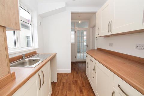 17 Leechcroft Road, Wallington, SM6 7JF