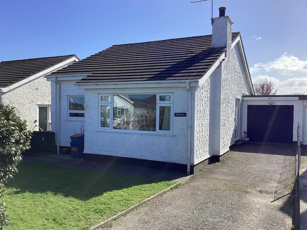 Breeze Hill, Benllech 2 bed detached bungalow for sale £253,000