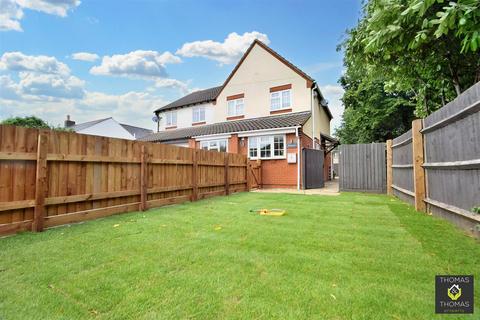 3 bedroom semi-detached house to rent, Stoke Road, Bishops Cleeve