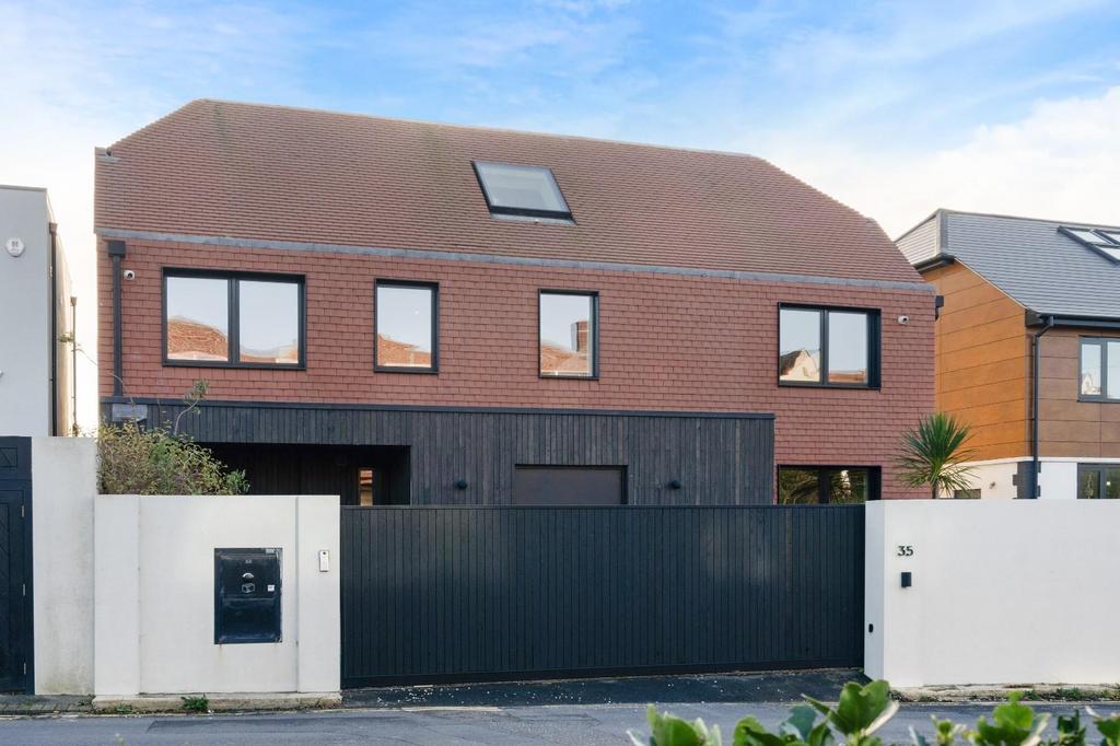 35 Roedean Road 327273 (2) online only.jpg