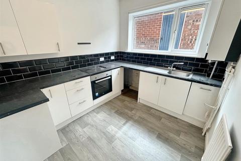 2 bedroom apartment to rent, Cleveland Road, North Shields