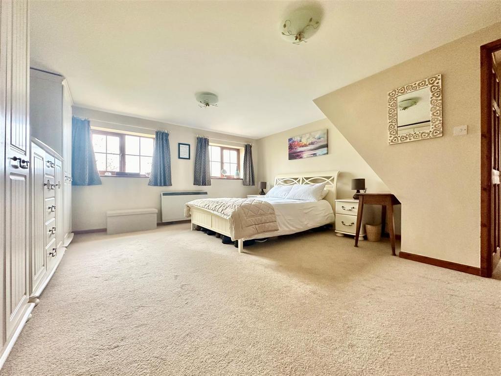 Bed1.jpg