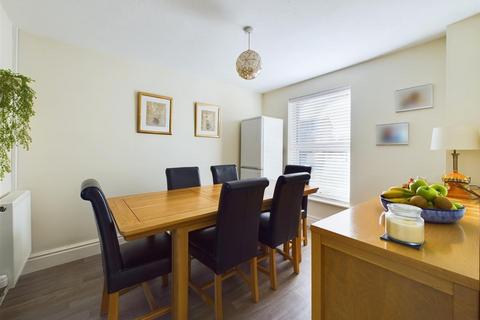 155 Barnwood Road, Gloucester, GL4 3HE
