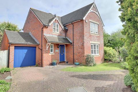 4 bedroom detached house for sale, Hathorn Road, Hucclecote, Gloucester