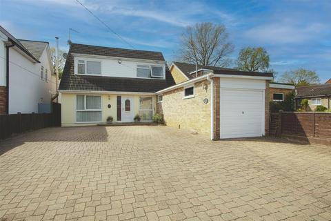 4 bedroom detached house for sale, Bluebell Wood, Billericay CM12