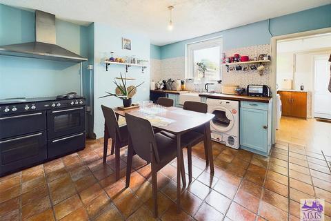 3 bedroom terraced house for sale, Weston Road, Strood