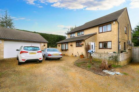 4 bedroom detached house for sale, Meadow Close, Cheltenham