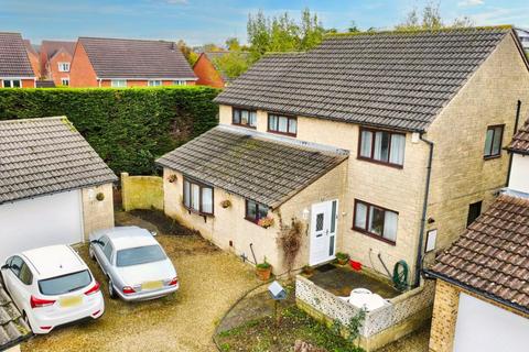 4 bedroom detached house for sale, Meadow Close, Cheltenham