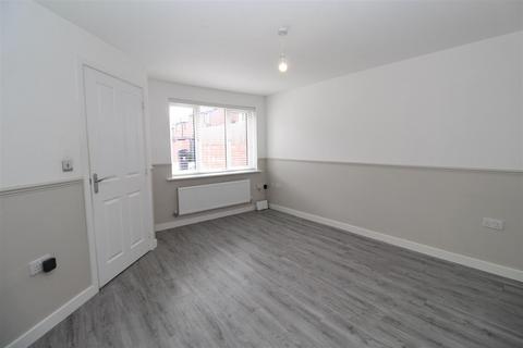 3 bedroom house to rent, Rees Drive, Cardiff CF3