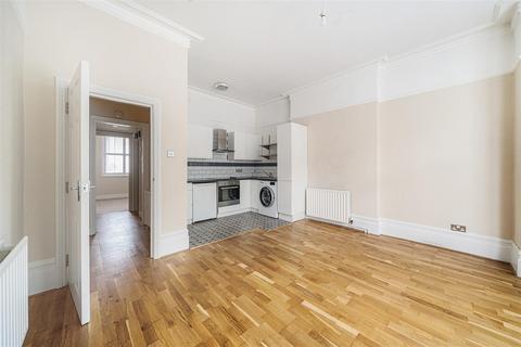 1 bedroom flat for sale, Surbiton Hill Road, Surbiton