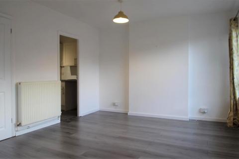 Studio to rent, The Square, Marlowes, Hemel Hempstead