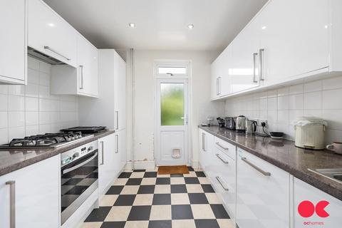 23 Sunnyside Road, London, E10 7BB