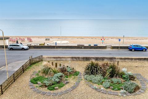 2 bedroom flat for sale, Esplanade, Seaford