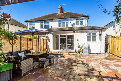 13 Dilston Road, Leatherhead, KT22 7NY
