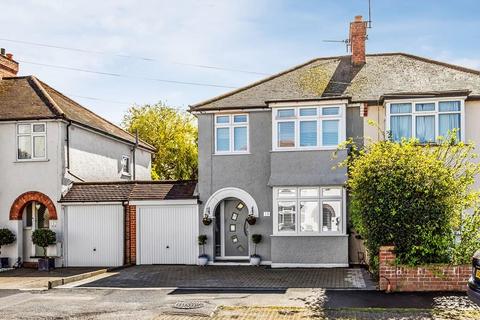 13 Dilston Road, Leatherhead, KT22 7NY