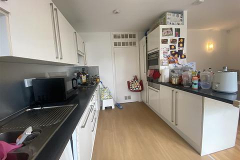 5 bedroom house to rent, Tobin Close, London