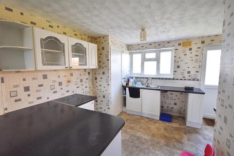 2 bedroom end of terrace house to rent, Willow Brook Road, Corby NN17