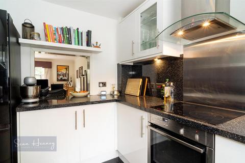 Springfield Latimer Road, Barnet, EN5 5NF