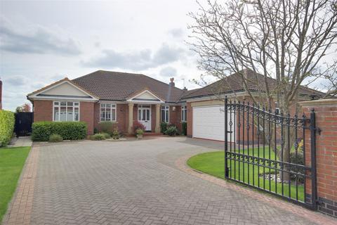 3 bedroom detached bungalow for sale, The Pickerings, North Ferriby