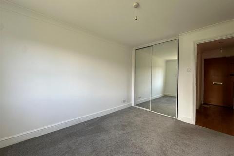 1 bedroom flat to rent, Gladesmere Court, Watford WD24