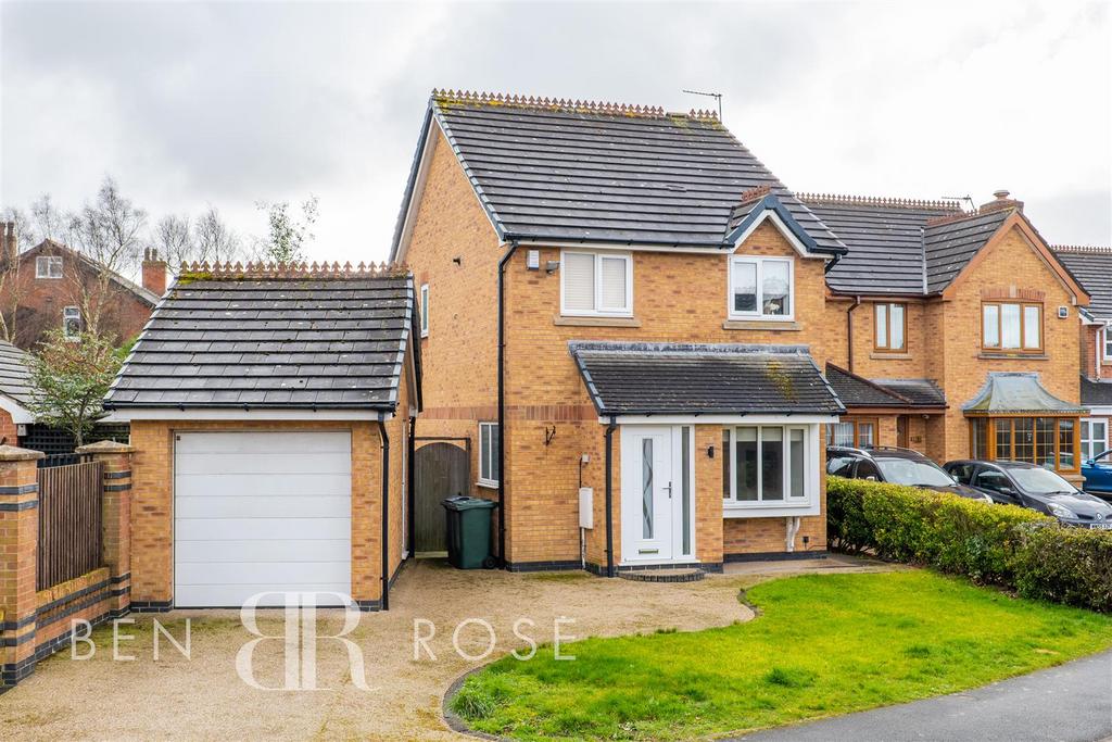Poppyfields, Preston PR4 3 bed detached house for sale £214,950