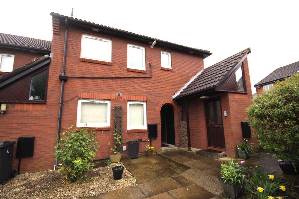 Millers Court, Ormskirk L39 2 bed flat for sale £65,000