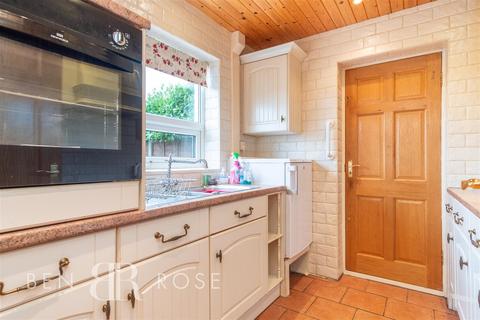 3 bedroom semi-detached house for sale, Moss House Lane, Preston PR4