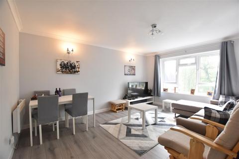 1 bedroom flat for sale, Levett Road, Leatherhead KT22