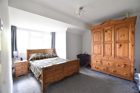 1 bedroom flat for sale, Levett Road, Leatherhead KT22