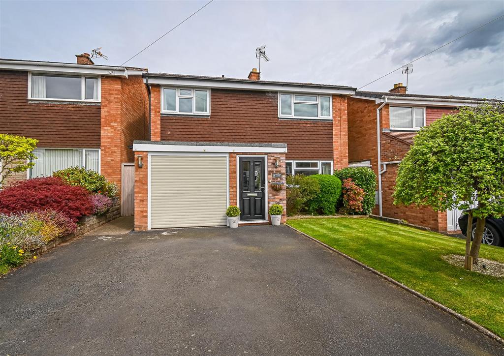 18 Stretton Close, Bridgnorth 3 bed detached house for sale £450,000