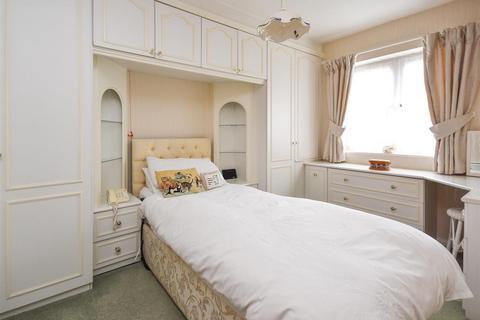 2 bedroom retirement property for sale, 24 Hanover Court, Tettenhall, Wolverhampton