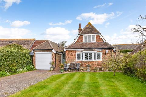 4 bedroom detached house for sale, Oakfield Avenue, East Wittering, Chichester