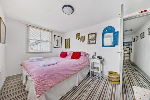 2 bedroom detached house for sale, North Street, Totnes