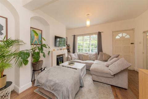 3 bedroom house to rent, Manor Cottages Approach, East Finchley