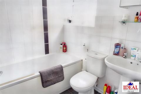 6 Ansdell Road, Bentley, Doncaster, DN5 0ET