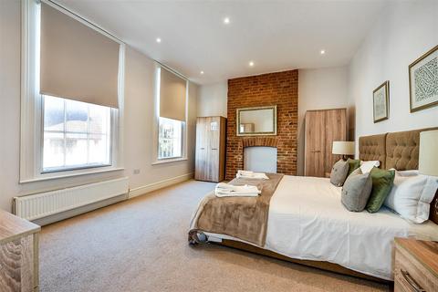 1 bedroom apartment for sale, High Street, Andover