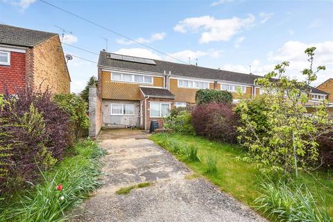 3 bedroom end of terrace house for sale, Harrow Way, Andover