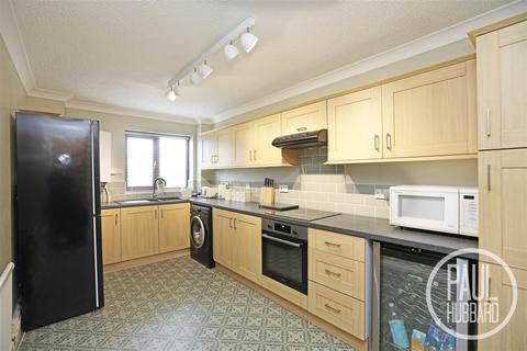 2 bedroom flat for sale, Wilson Road, Pakefield, NR33