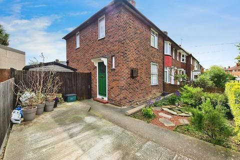 3 bedroom end of terrace house for sale, Middleton Road, Carshalton