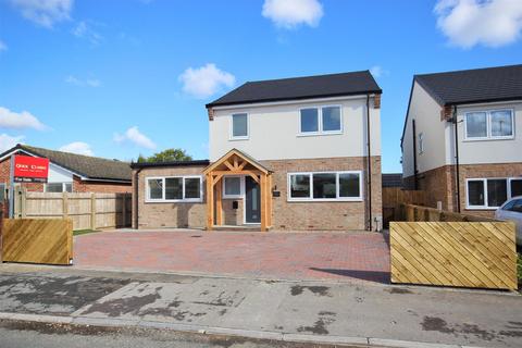 4 bedroom detached house for sale, Newtondale, Old Road, Leconfield