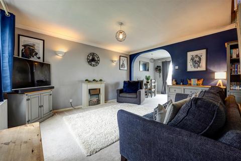 2 bedroom end of terrace house for sale, 2 Manor Close, Low Demesne, Ingleton
