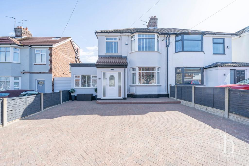 Lloyd Drive, Greasby CH49 3 bed semidetached house for sale £340,000