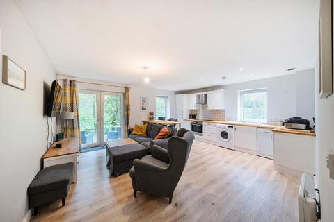2 bedroom flat for sale, Thwaite Court, Cornmill View, LS18