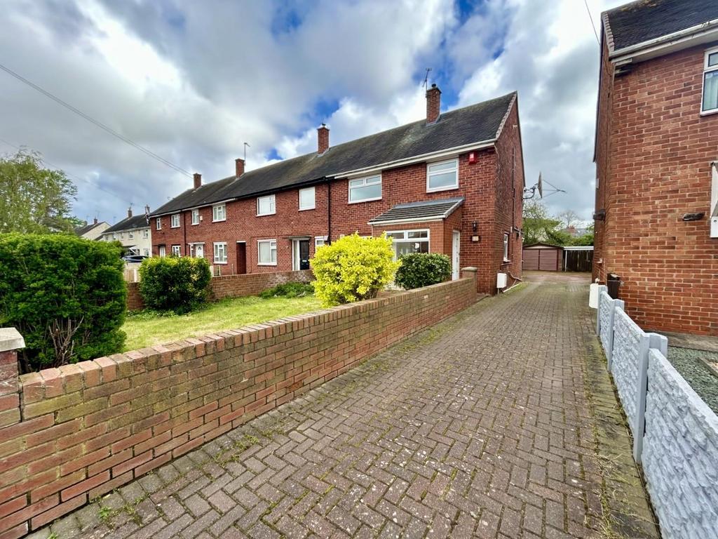 Cholmondeley Road, Great Sutton... 3 bed end of terrace house for sale