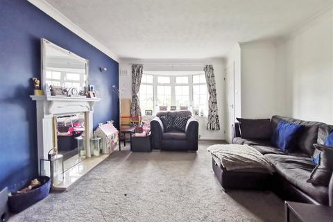 3 bedroom detached house for sale, Holmesfield Drive, Mickleover, Derby