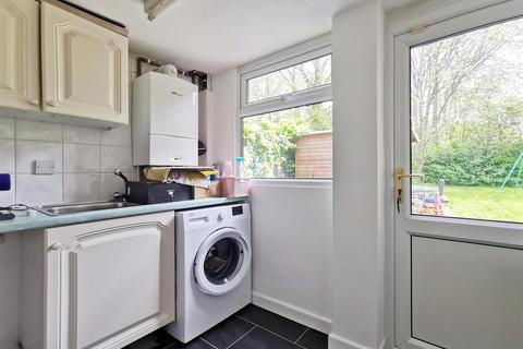 12 Holmesfield Drive, Mickleover, Derby, DE3 9JD