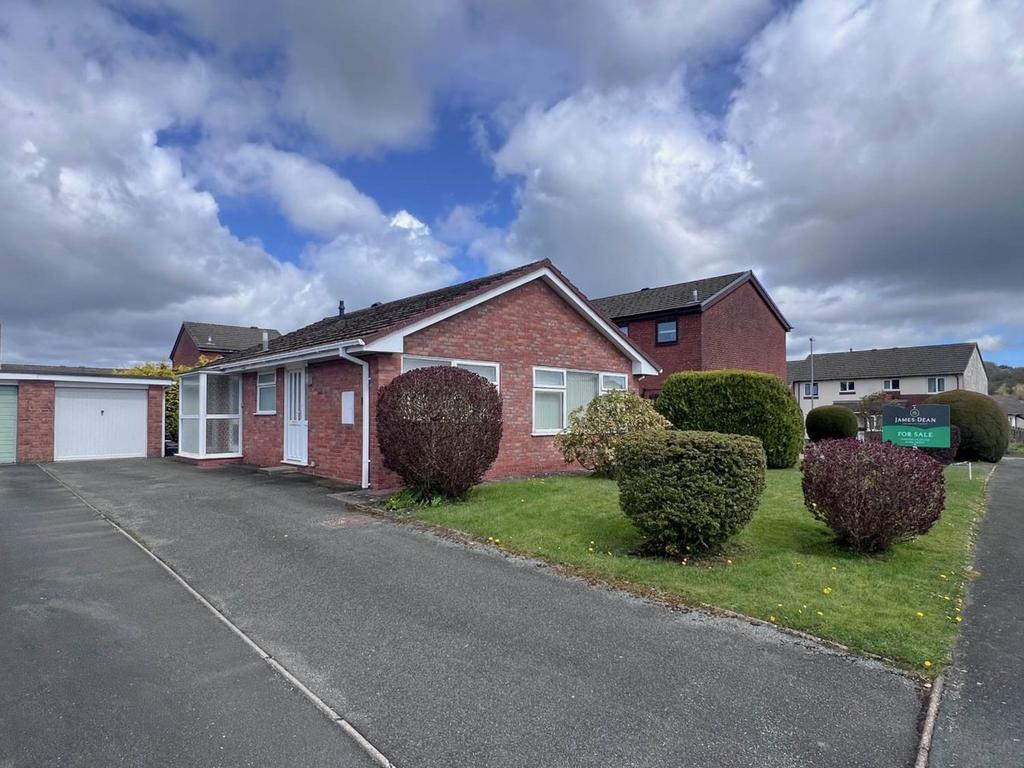Hillcrest Rise, Llandrindod Wells, LD1 2 bed detached bungalow for sale